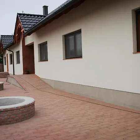 Hansag Vendeghaz Gasthof 3*